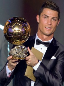 Cristiano_Ronaldo-Balon_de_Oro-FIFA-France_Football_LNCIMA20140117_0200_28